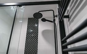 Lovely 1 Bedroom Apartment In Preston
